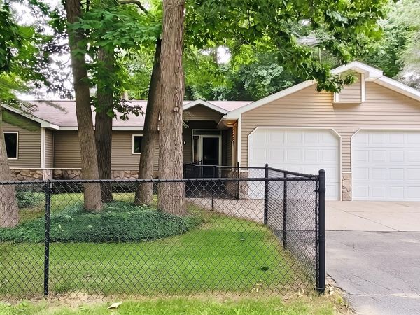 4864 Westshire Drive NW, Comstock Park, MI 49321