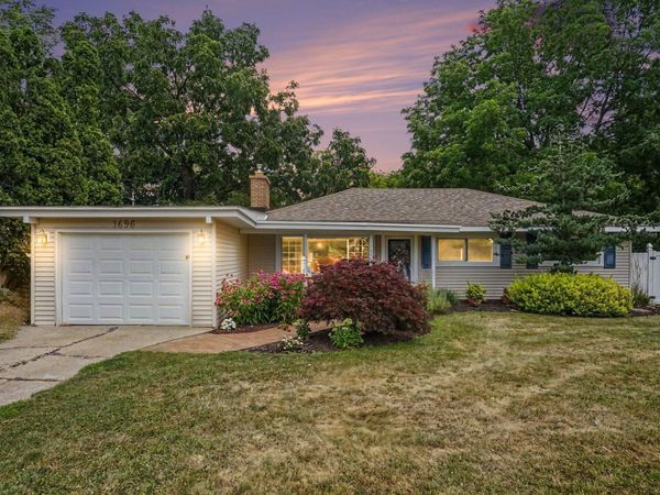 1696 Burke Avenue NE, Grand Rapids, MI 49505