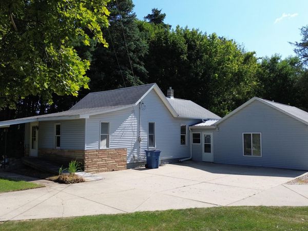 627 S Ensley Street, Howard City, MI 49329