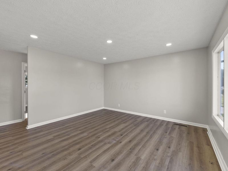 548 Seneca Drive, Newark, OH 43055 Photo 5