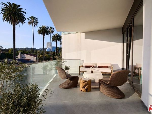 702 N Doheny Drive, Unit 301, West Hollywood, CA 90069