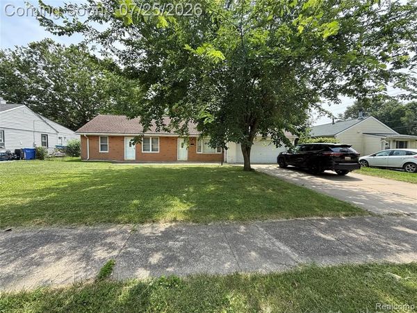 8424 Stout Avenue, Warren, MI 48093