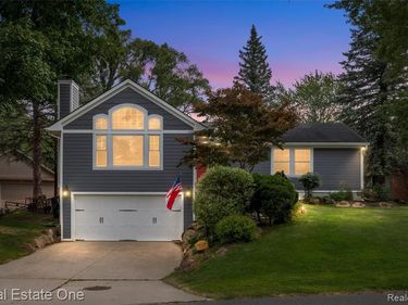 1045 Clara Street, Commerce Twp, MI 48390