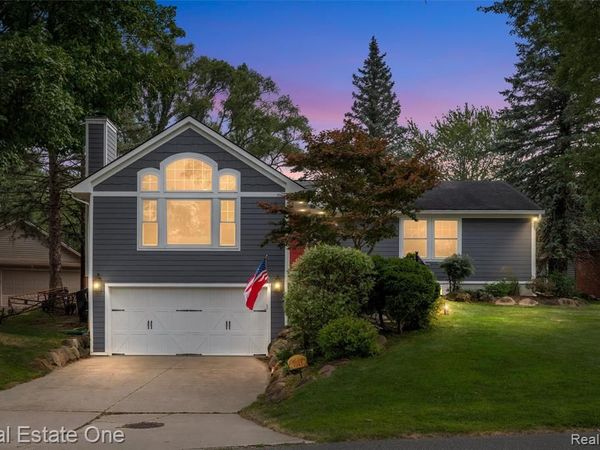 1045 Clara Street, Commerce Twp, MI 48390