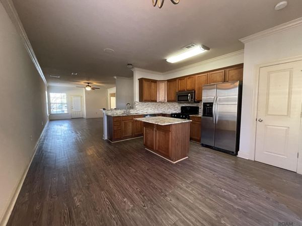 9124 Old Hammond Hwy, Baton Rouge, LA 70809
