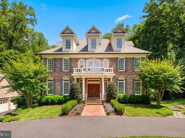 8558 GEORGETOWN PIKE , MCLEAN, VA 22102
