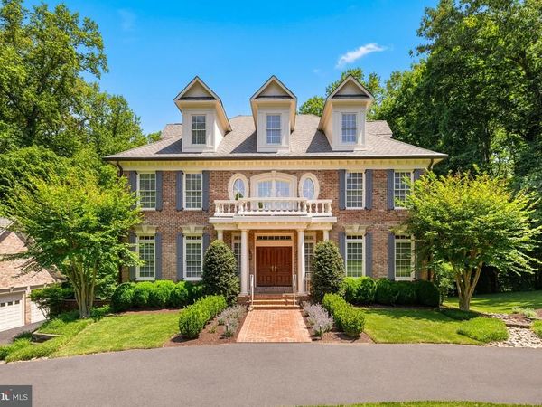 8558 GEORGETOWN PIKE , MCLEAN, VA 22102