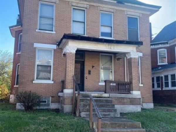 5038 Raymond Avenue , St Louis, MO 63113