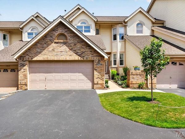 13015 Autumn Fields Court , Unincorporated, MO 63146
