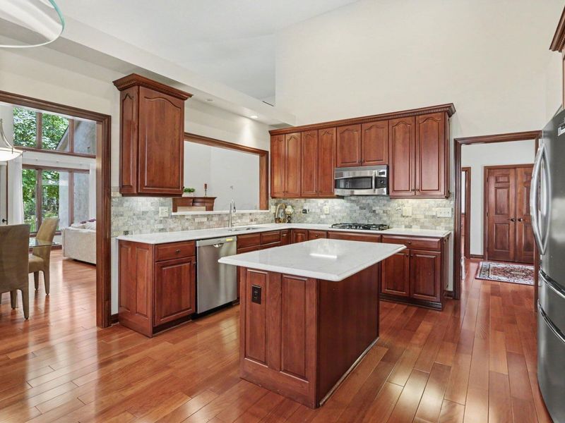 932 Augusta Glen Drive, Columbus, OH 43235 Photo 17