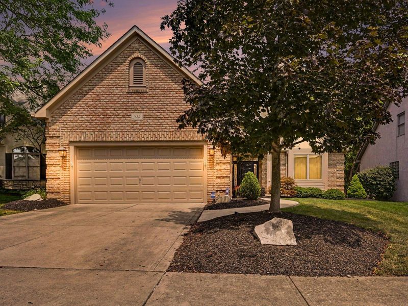 932 Augusta Glen Drive, Columbus, OH 43235 Photo 2