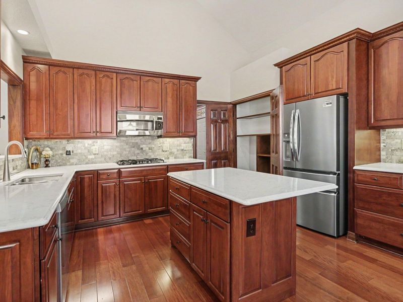 932 Augusta Glen Drive, Columbus, OH 43235 Photo 22
