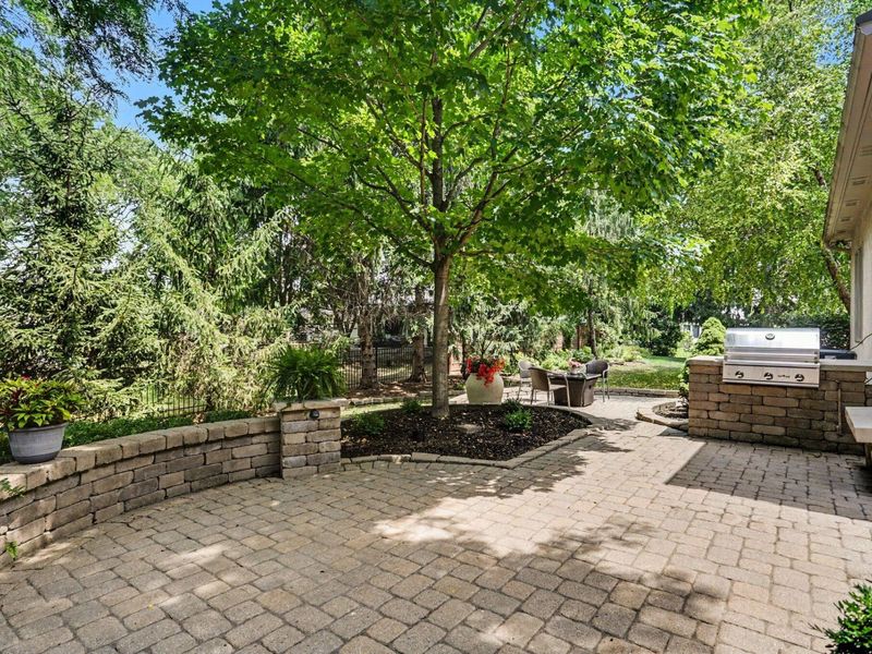 932 Augusta Glen Drive, Columbus, OH 43235 Photo 4