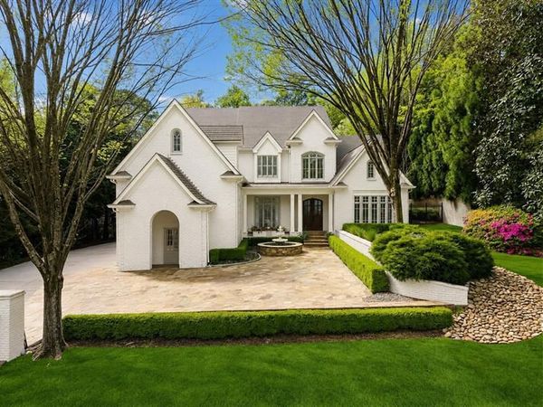 4966 Long Island Drive , Atlanta, GA 30327