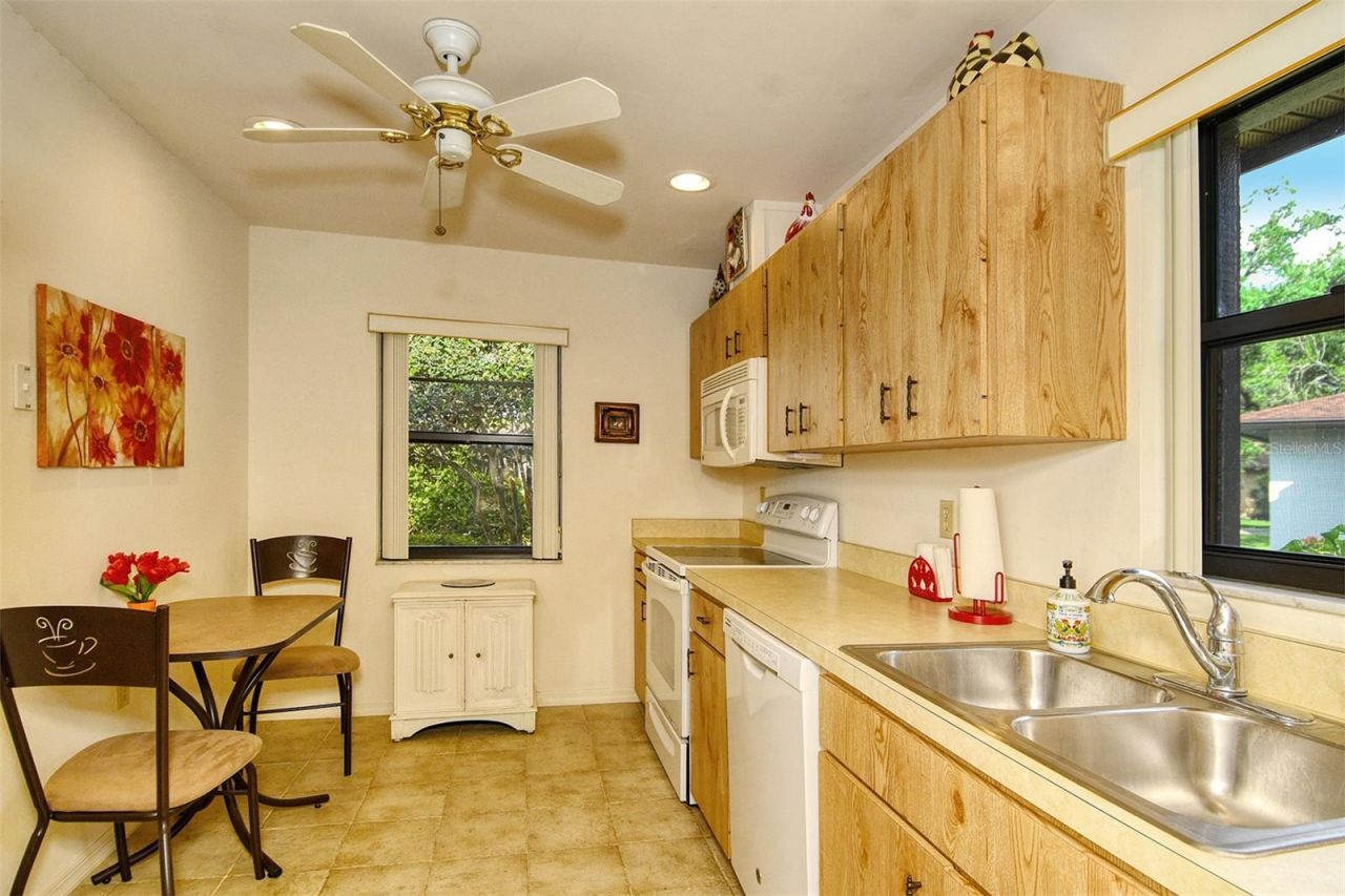 6206 26th Avenue W, Unit 8, Bradenton, FL 34209 Photo