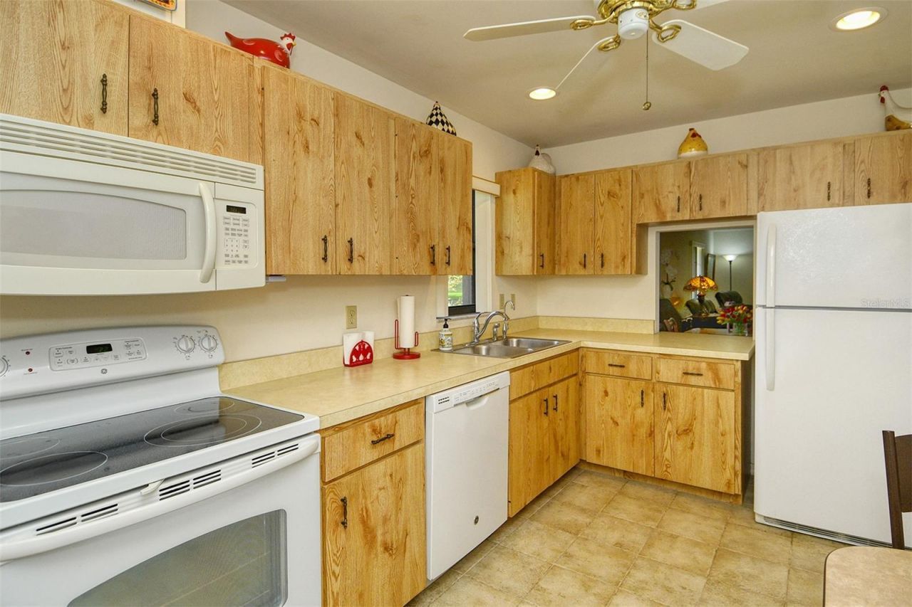 6206 26th Avenue W, Unit 8, Bradenton, FL 34209 Photo