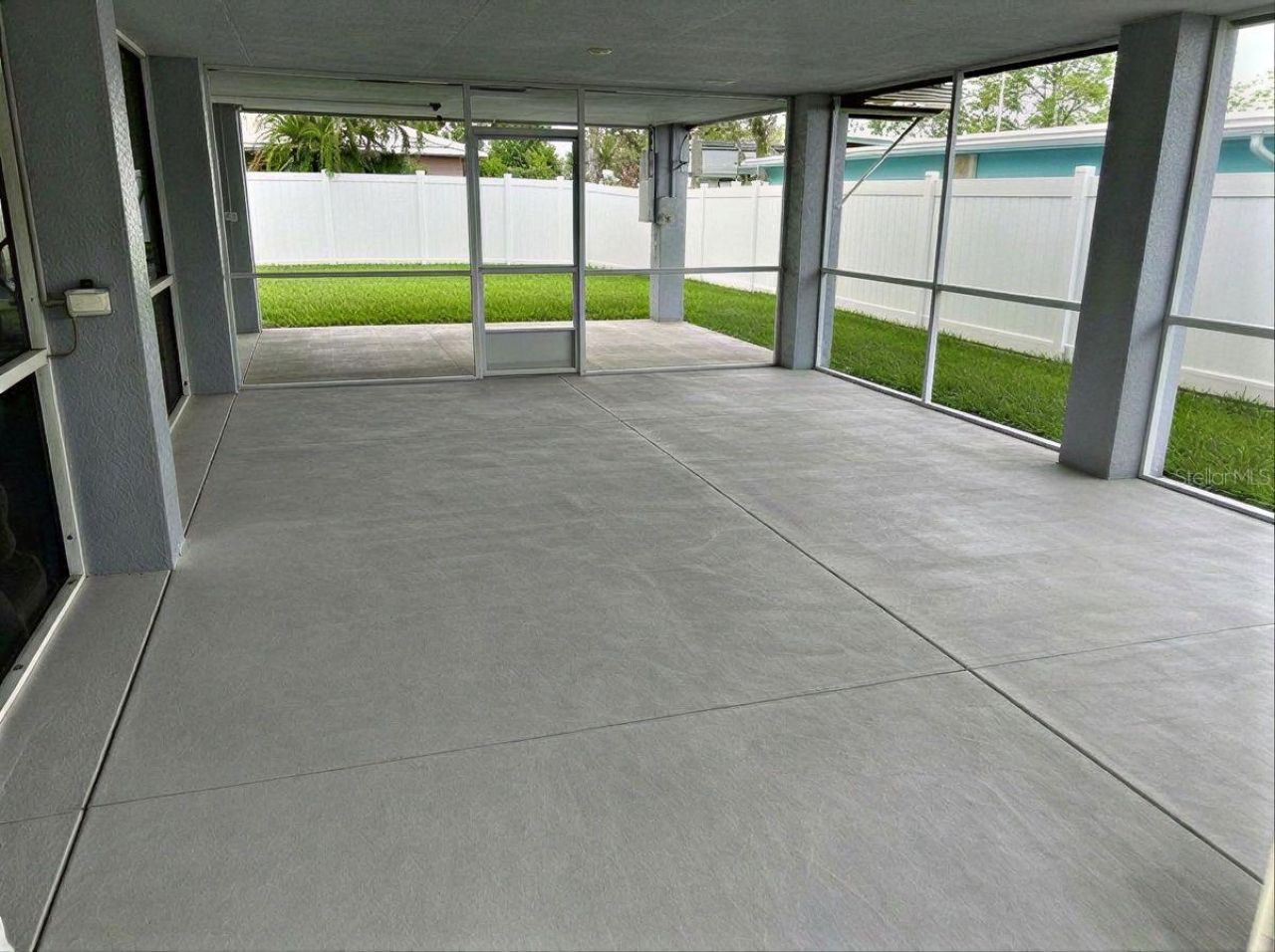 1783 Maryland Avenue Ne, Saint Petersburg, FL 33703 Photo