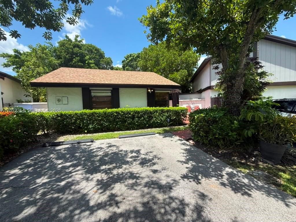 1470 Flamingo Ct , Pembroke Pines, FL 33026 Photo