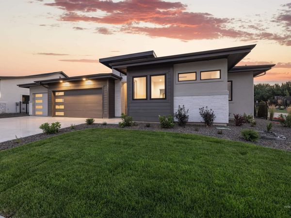 311 N Hunter Creek Ave, Eagle, ID 83616