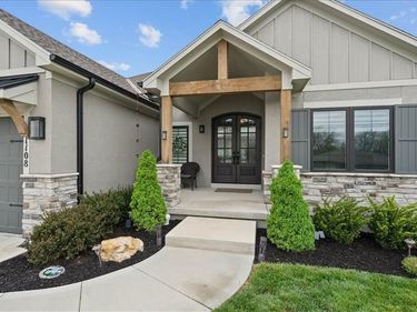1108 Deer Run Drive, Greenwood, MO 64034