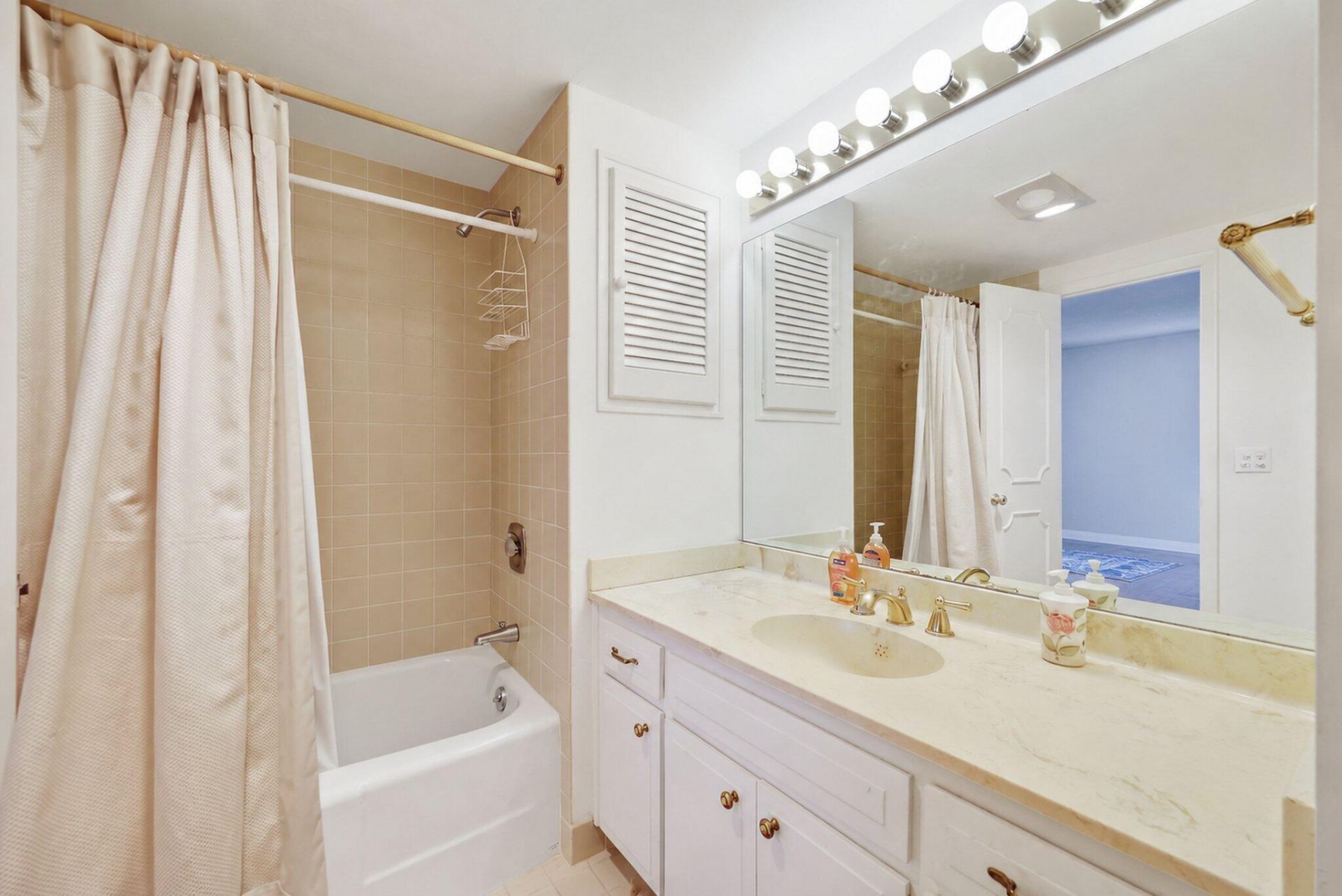 50 East Road, Unit 10A, Delray Beach, FL 33483 Photo