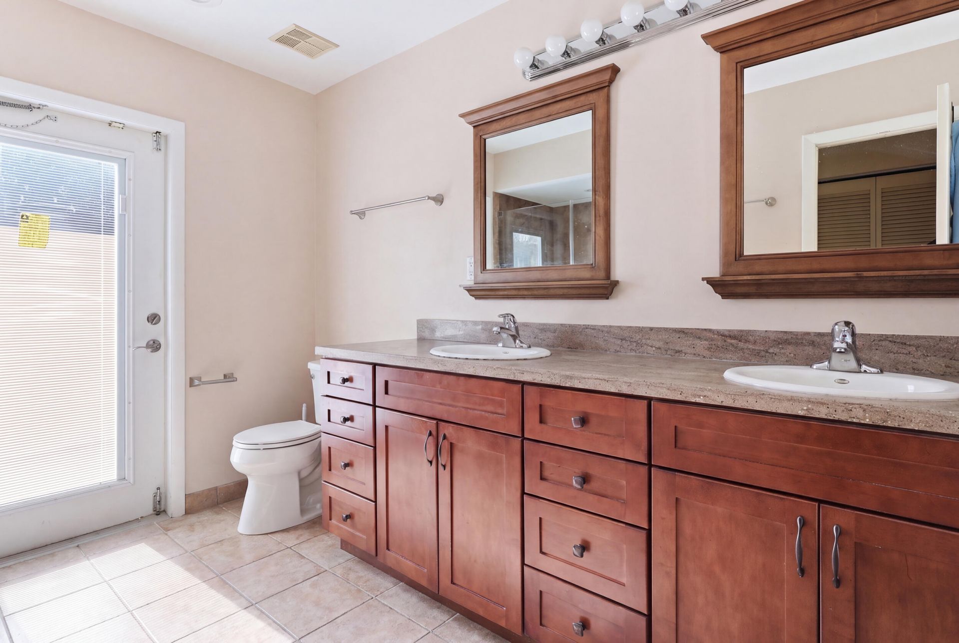 700 NW 102nd Way, Plantation, FL 33324 Photo