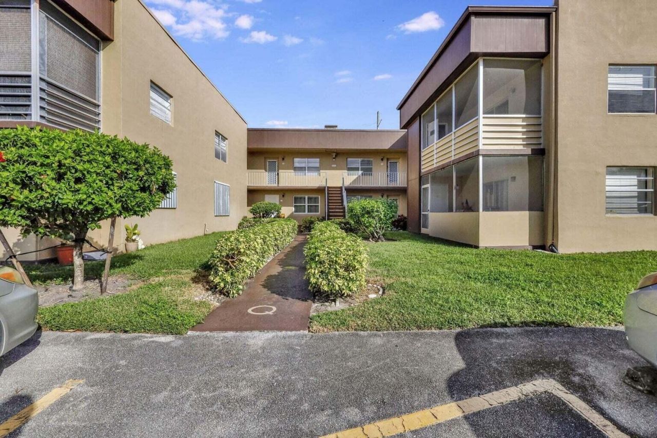802 Burgundy Q, Delray Beach, FL 33484 Photo