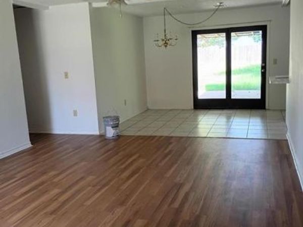 8713 S Hillcrest Drive, Oklahoma City, OK 73159