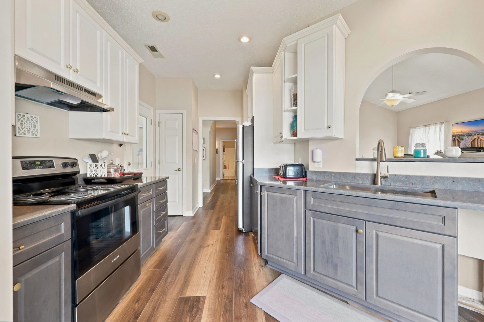 909 Leather Leaf Ln. Photo 6