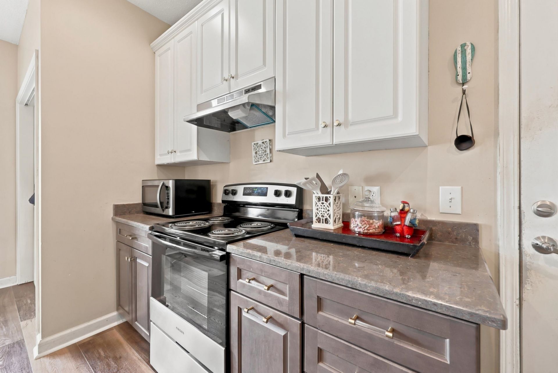 909 Leather Leaf Ln. Photo 7