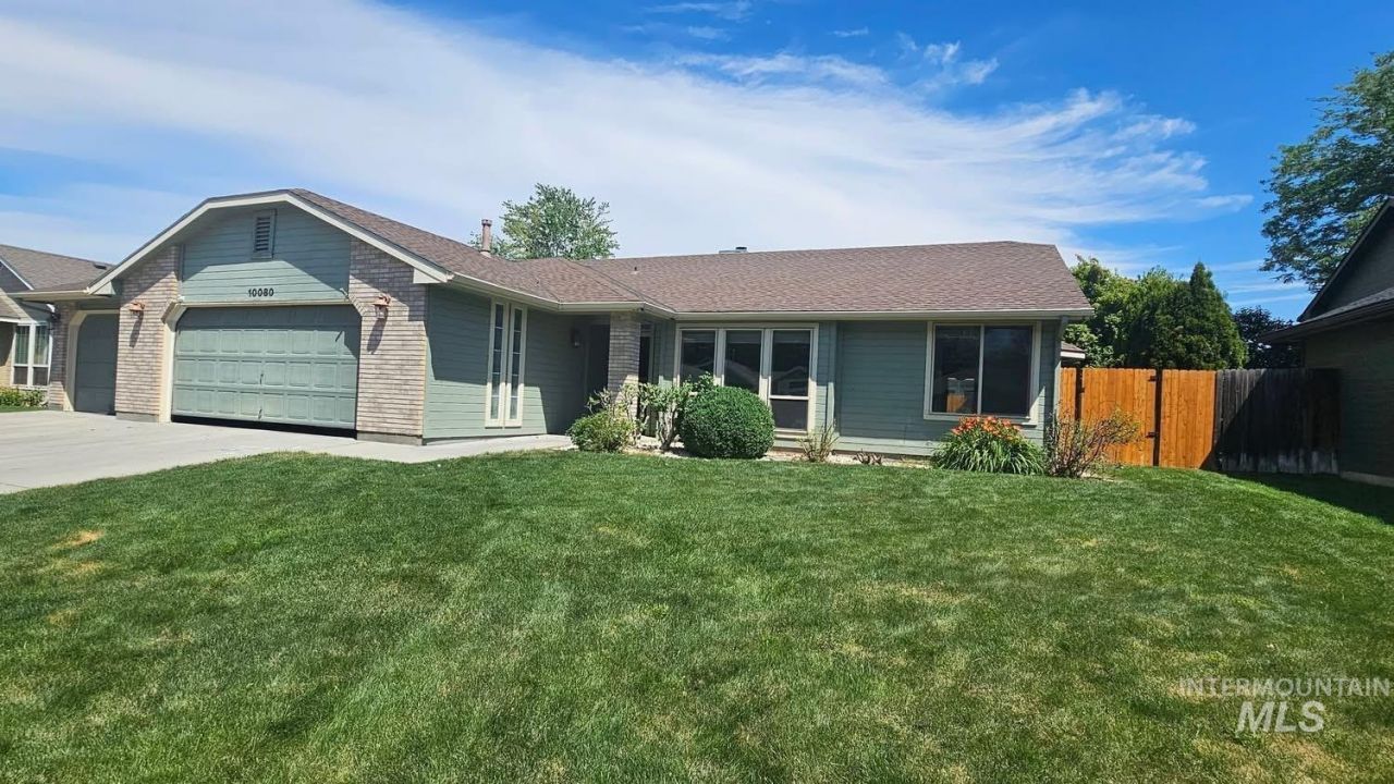 10080 W Whirlaway Dr, Boise, ID 83704 Main Photo