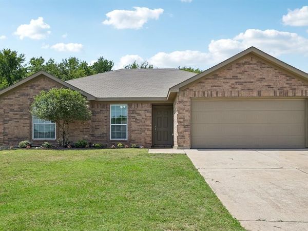 2214 Cancun Drive, Mansfield, TX 76063