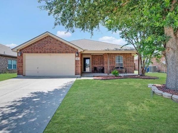 804 Bur Oak Drive , Burleson, TX 76028