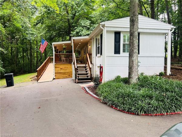 2214 Old Highway 601 , Mount Airy, NC 27030