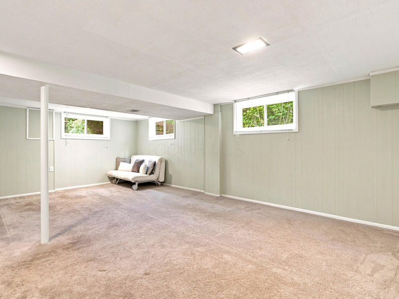 402 Hermitage Road, Columbus, OH 43230 Photo 32