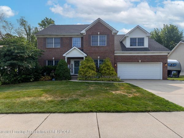 2212 Beechnut Trail, Holt, MI 48842