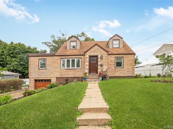 285 Starke Avenue , East Meadow, NY 11554