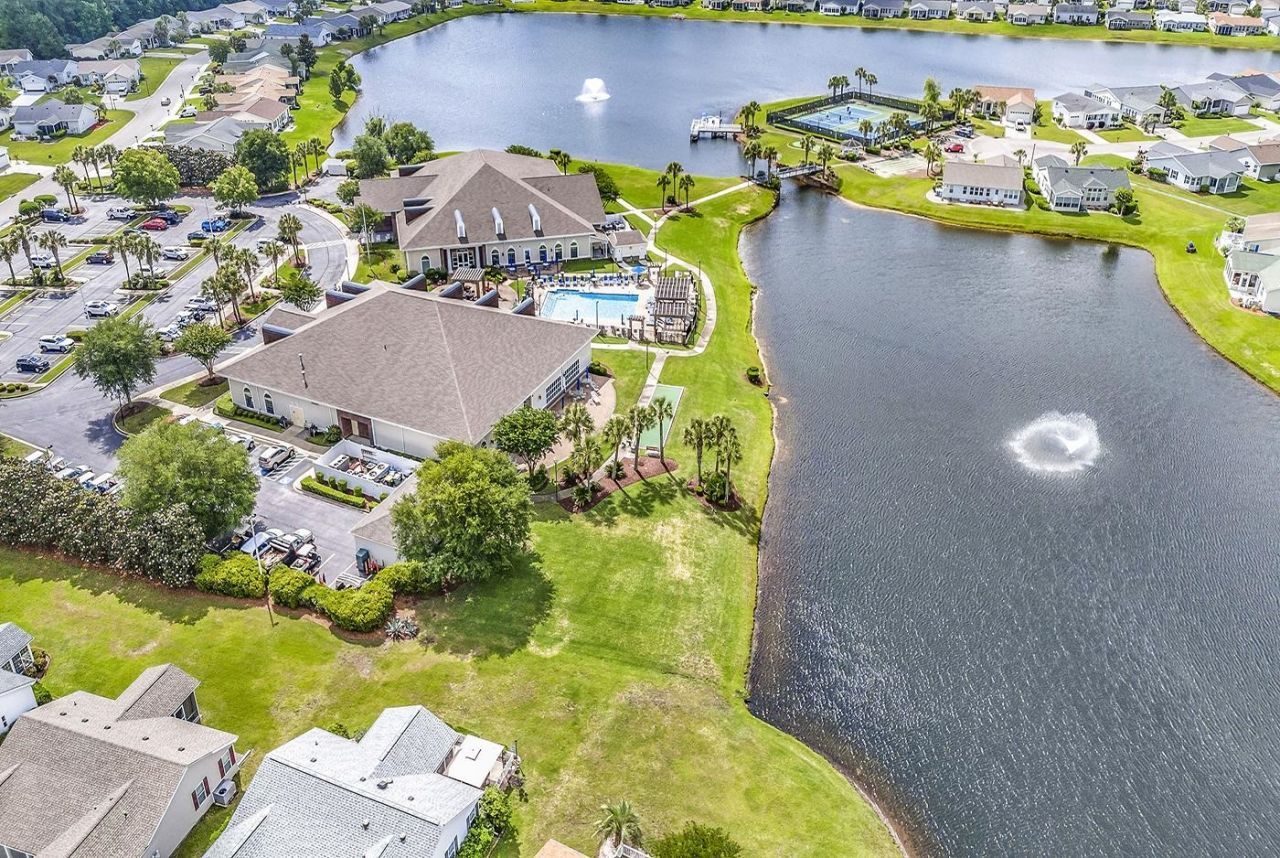 227 Lakeside Crossing Dr. Photo 35