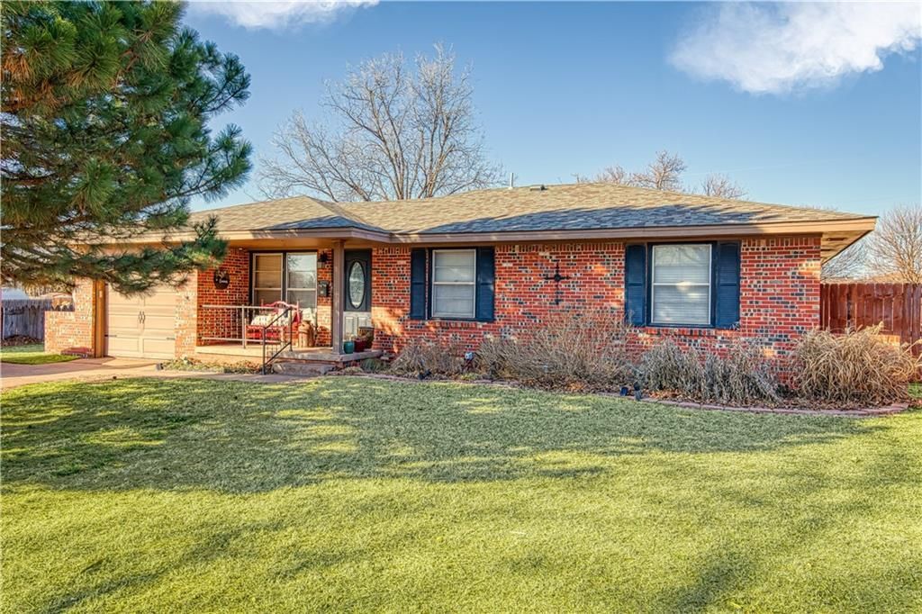 105 N Ramsey Place, Elk City, OK 73644 Main Photo