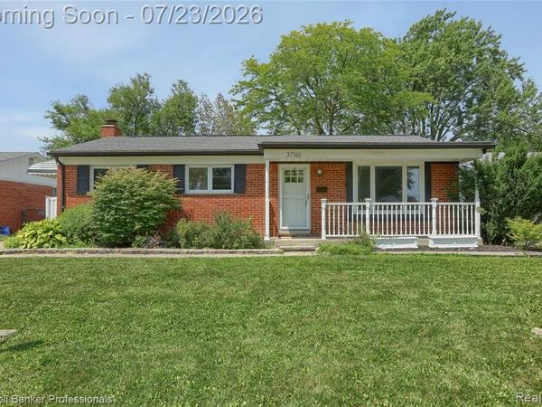 37161 Castleton Drive, Sterling Heights, MI 48312