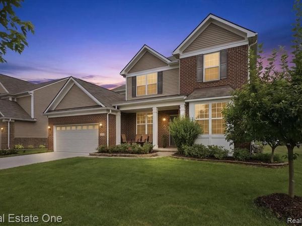 16345 Chloe Street , Macomb Twp, MI 48044