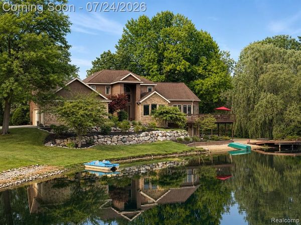 2547 S Shore Drive , Flint Twp, MI 48433