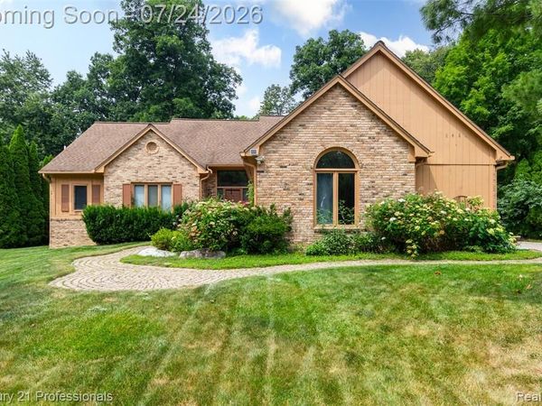 6481 Basswood Drive, Troy, MI 48098