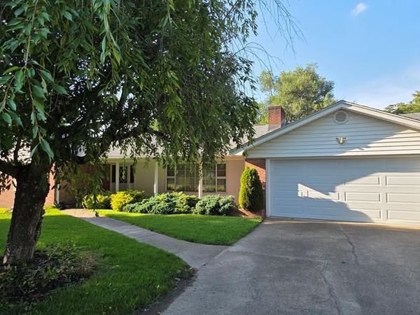 1004 Jones Ave., OAK HILL, WV 25901