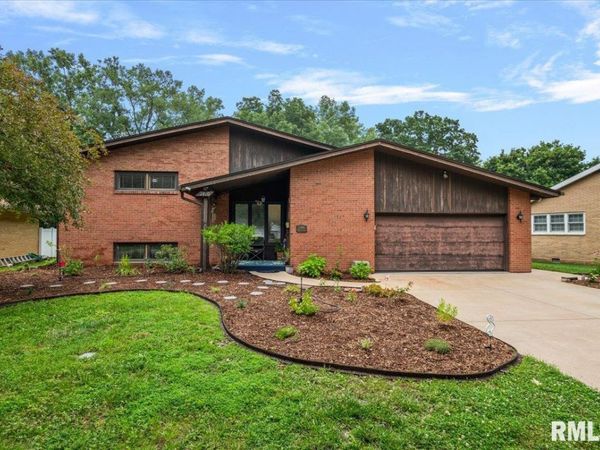2400 CAHOKIA Drive, Springfield, IL 62703