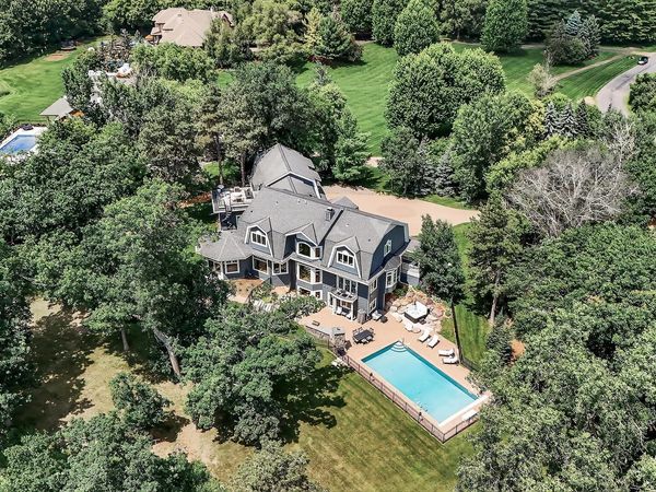 9 Hillary Farm Lane , Gem Lake, MN 55110