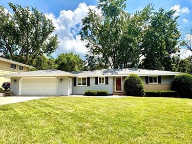 2009 W 83rd Street, Bloomington, MN 55431
