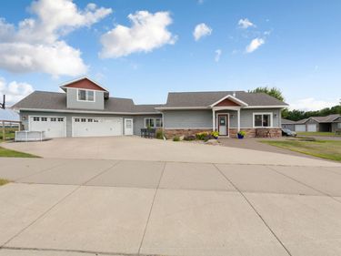 1700 Wood Duck Street, Saint Peter, MN 56082