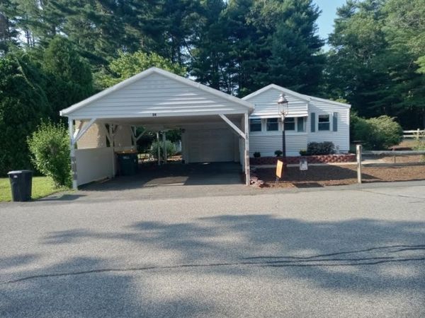 28 Maplewood Drive, Halifax, MA 02338