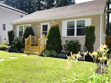 34 Thirteenth Ave, Halifax, MA 02338